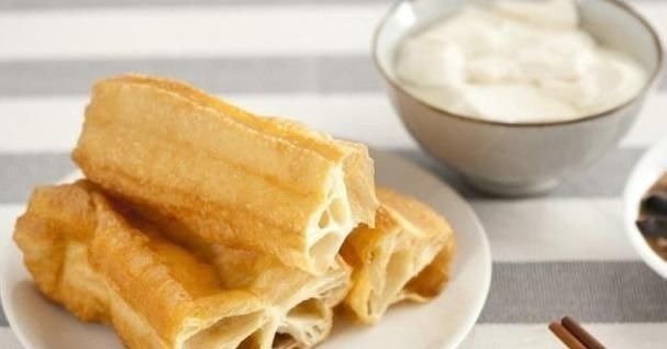 刷牙|晨起后,先刷牙好还是先喝水好?做好这个顺序,长寿或许悄悄降临