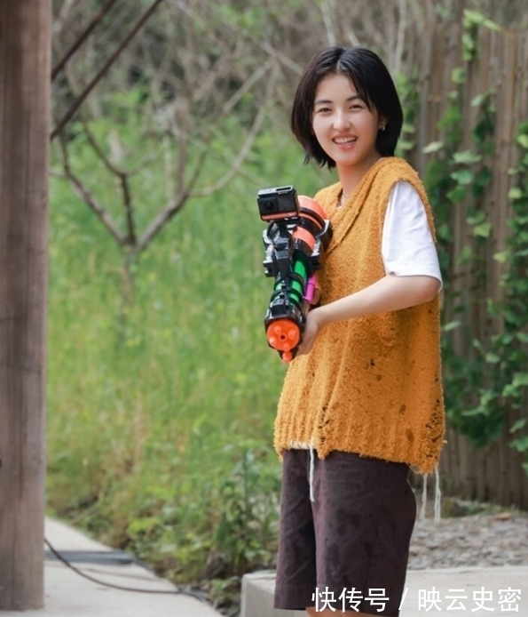 刘晓邑|夺笋啊！《向往5》打水仗，黄渤直接用盆泼，黄磊在水里倒醋