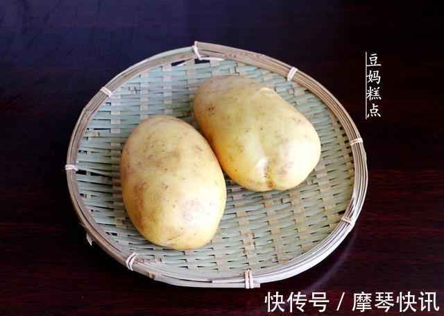 教你自制正宗炸薯条，4块钱做2大盘，酥脆香软，口感不输肯德基