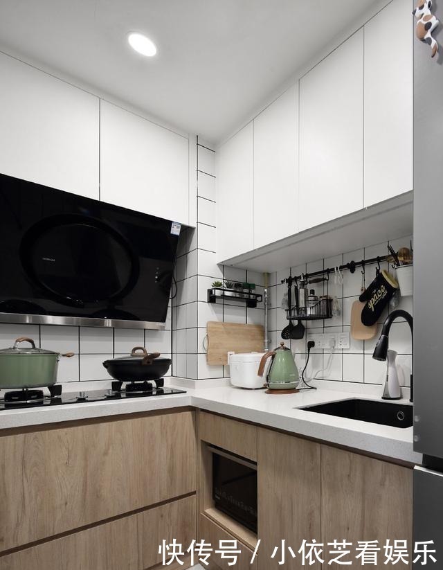 主卧|年轻人的家干嘛要装修的灰突突？青春明媚充满朝气，住着才舒服