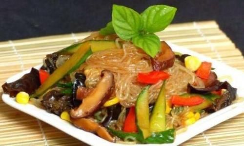 美食推荐：萝卜炖牛腩，豉香蒸大肠，胡萝卜炒鸡蛋，五色健康粉丝的做