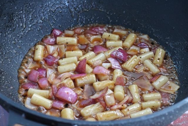 强身健体|牛肉和年糕是最佳搭档，一个鲜嫩一个软糯，营养丰富好吃到舔盘底