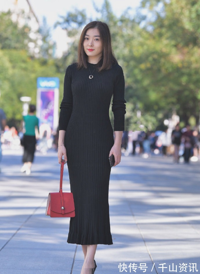 风情|姐姐穿的很魅惑,黑色针织长裙直到脚踝,一直掩盖不住的风情
