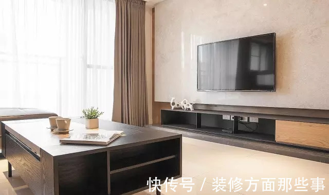 玄关|115平现代风二居室,玄关柜子墙收纳性超强