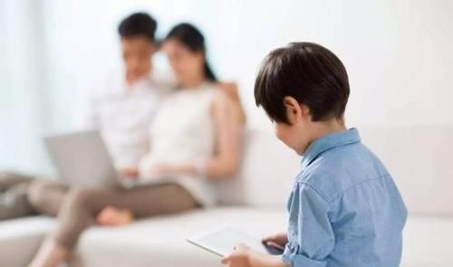 东东|“妈妈,我就玩几分钟”,家长的两种回应,成就了两种不同的人生