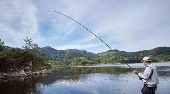 水域|钓大鱼,如何避免小鱼闹窝?五招解决,所有水域通用