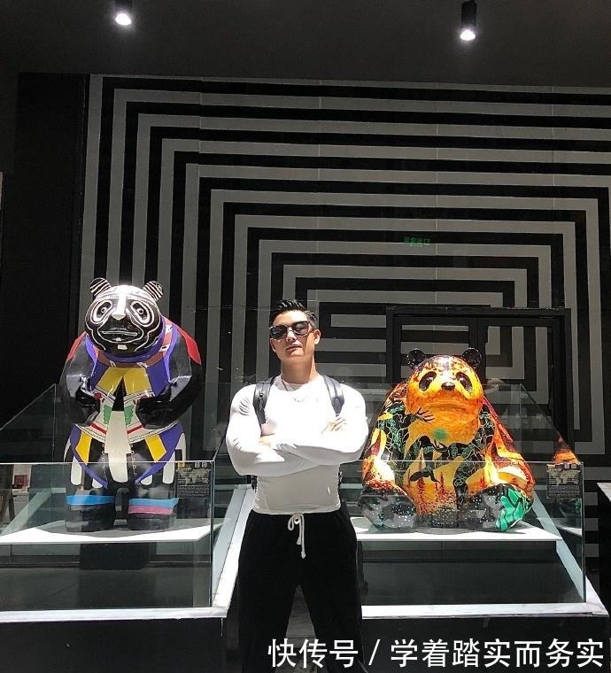 学霸|四川师范大学肌肉学霸,24岁健壮大长腿,这霸气麒麟臂胸肌也太可了!