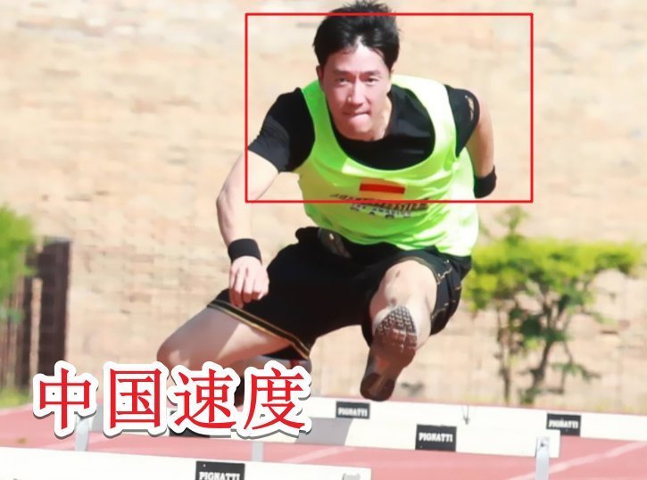 頂流|蔡徐坤速度有多快?鏡頭前“快到模糊”,網(wǎng)友:頂流走路都帶風(fēng)