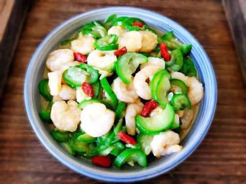 丝瓜虾仁，清甜鲜美，口感超爽滑！