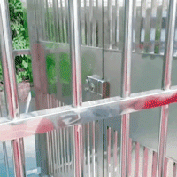 |搞笑GIF段子:妹子没毁容吧,劲没使对