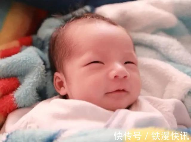 医生|90后宝妈诞下“雪人宝宝”,宝爸吓得不敢抱娃,医生恭喜了
