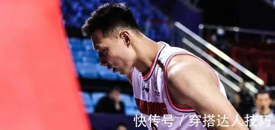 运动能力|47%三分命中率!第一准中锋!变了,易建联真变了