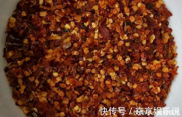 饭店|饭店里的“辣椒油”为什么那么香,多加3样,拌什么都好吃!