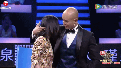 从“金牌主持”到“街头演讲”,乐嘉渐变人生背后,皆是因果轮回