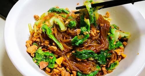三人行必有我师焉|立秋后，小白菜正当季，维C是大白菜的3倍，拿来炒粉条，太香了！