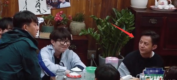 《向往的生活》黃磊公開發(fā)飆,吐槽節(jié)目亂塞人,誰注意到何炅舉動(dòng)