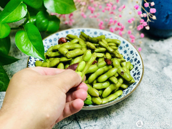 鲜嫩|烧烤店师傅透漏：煮毛豆多加一步，颜色翠绿还入味儿，想不香都难