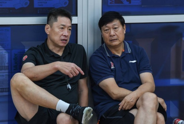 李春江|上海男篮正式开练!李春江不留情面,2米10中锋加入,寻找新外援