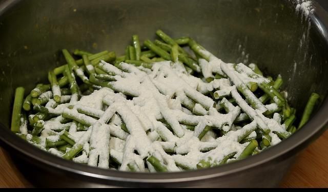 豆角|入伏后就馋这菜，简单一蒸，营养解馋又消暑，一周5次吃不够