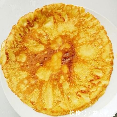 香蕉别再生吃了,淋两个鸡蛋,不加油不加水,出锅孩子馋哭了