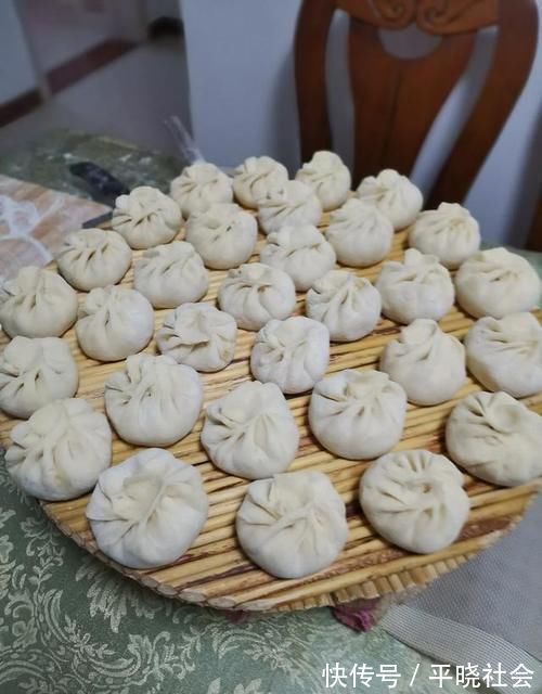 蒸馍|发面时酵母是放面粉中还是放温水中和面?有什么区别?