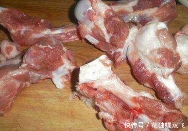 特别|熬骨汤,别把“水”用错了,不然骨头汤不好喝,不仅浑浊还有腥味