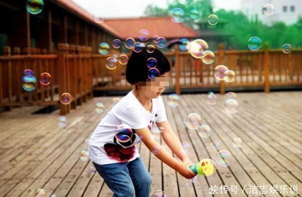 玩具区|4岁女孩玩“七彩泡泡机”，竟把自己玩毁容！家长痛哭就不该买