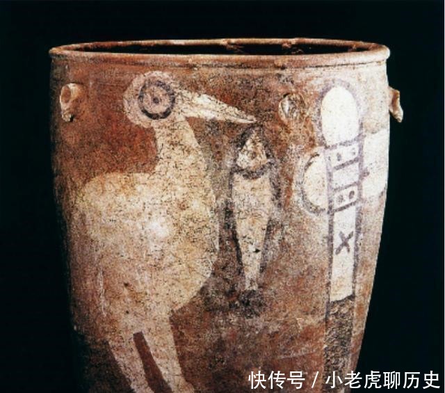  斧图彩陶缸|奇奇怪怪文物大赏，有些文物看着看着就笑哭了！