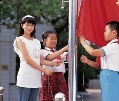 老夫妇!29年前感动全国的一张照片,主角苏明娟被大家帮助读书,现状如何