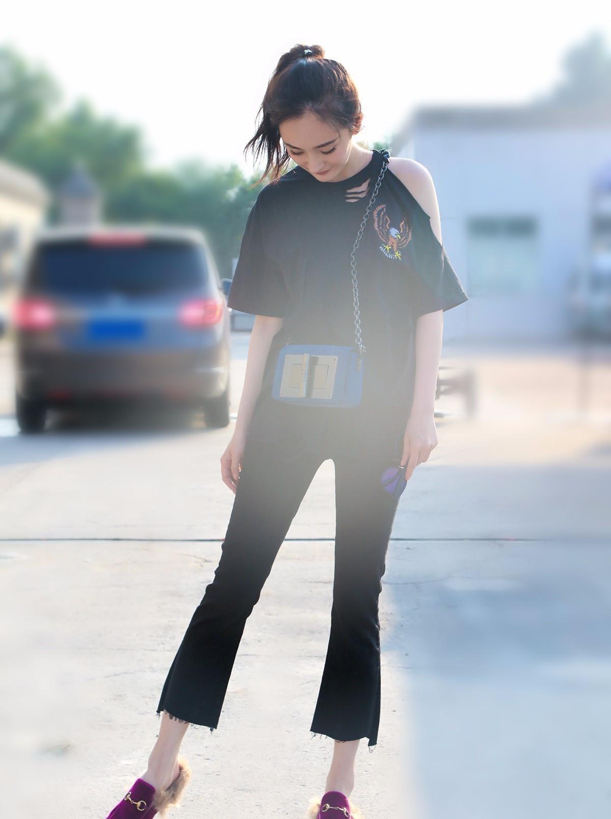 时髦|不爱穿凉鞋的女人看过来，今夏流行这三款单鞋，时髦舒适还百搭
