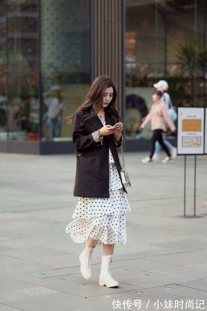 西装外套|街拍:西装外套别小瞧,搭配对单品不止优雅气质,穿起来就成焦点