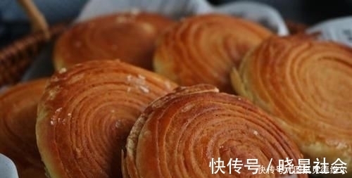 面粉特别的创意做法,加2个紫薯,比包子馒头都好吃,酥得直掉渣