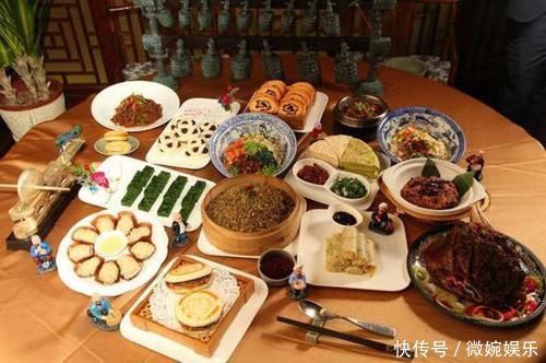 真够厉害的日本美女到中国吃饭,咬牙点了