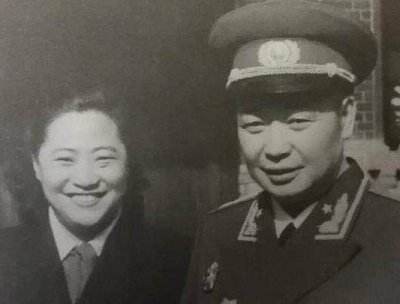 反遭|此人当了司令,却不料反遭自己连长俘虏,8年后,此连长成了开国上将