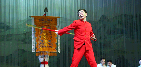 孙悟空|杨紫发文致敬,62岁六小龄童“贴满猴毛”,又见35年前的“猴哥”