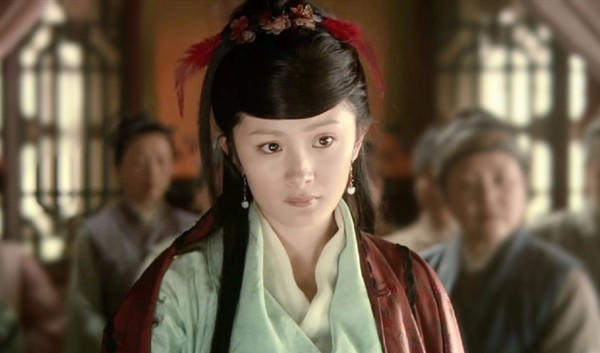 晴雯!林黛玉嘲笑刘姥姥是母蝗虫,打疼了谁的脸?难怪死后,被挫骨扬灰