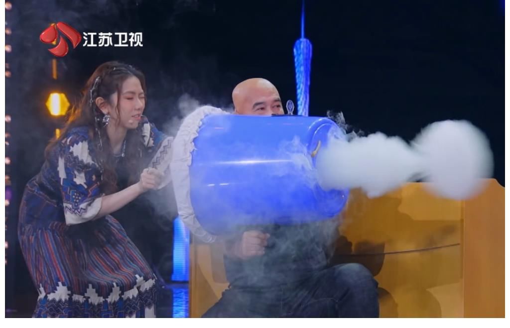 《點(diǎn)贊！達(dá)人秀》的評(píng)委不同以往，嚴(yán)肅派謝霆鋒，萌噠噠鄧紫棋