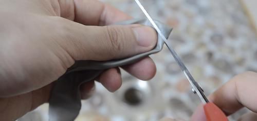 下水道口放一个气球,作用真强大,解决家家户户的一个烦恼,超实用