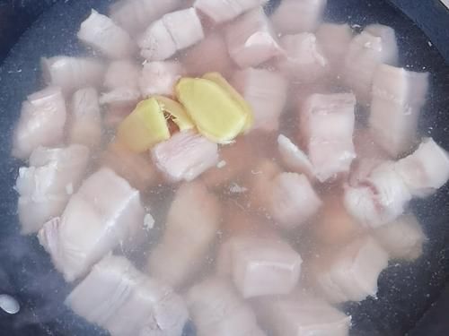 年夜饭“硬菜”-不加1滴水的红烧肉，入口