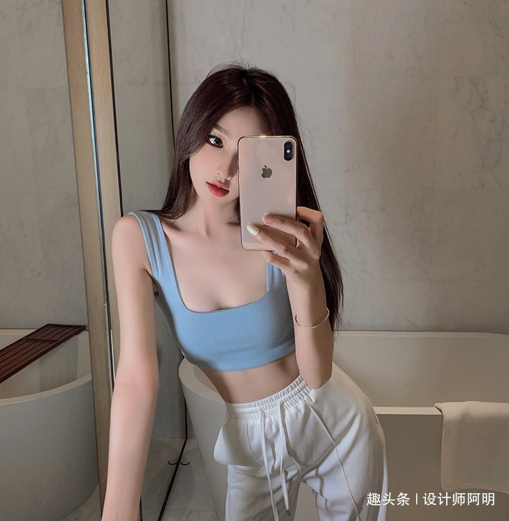 一字领 一字领性感背心如何穿搭搭配这样一条休闲裤,秀出你的S形曲线