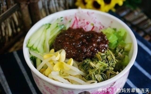 炸酱面好不好吃关键是酱，教你这样做，吃过一次就忘不了那味道！