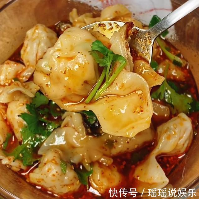 全家都爱吃的早餐,我家1周做5次,营养美味,吃上1碗很过瘾