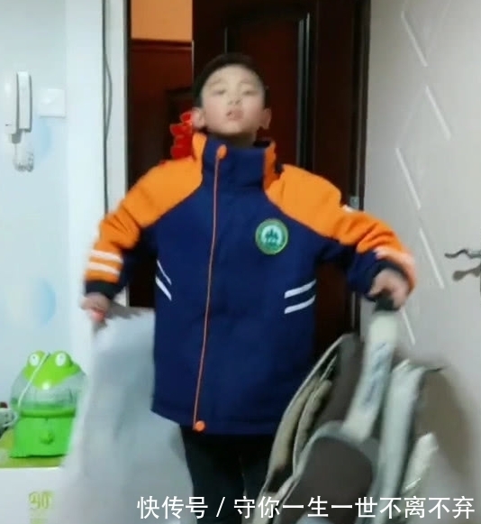 儿子|儿子放学回家,进门就得瑟,妈妈走近一瞧乐了,网友:要上天啊