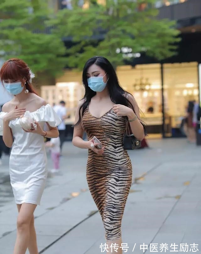 夏季 夏季如何让连衣裙更凸显身材。夏季如何让连衣裙更凸显身材!