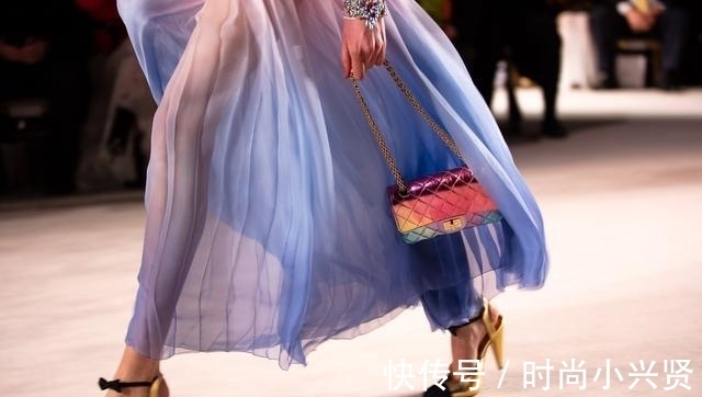 菱格纹 香奈儿双色鞋凭什么风靡全球?带你认识此生必须拥有的一双经典款