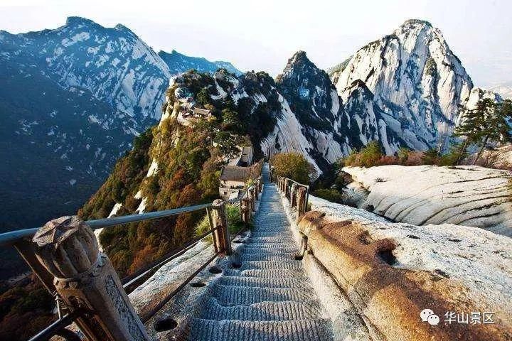 西峰|华山西峰——石叶上覆而横裂，如荷花