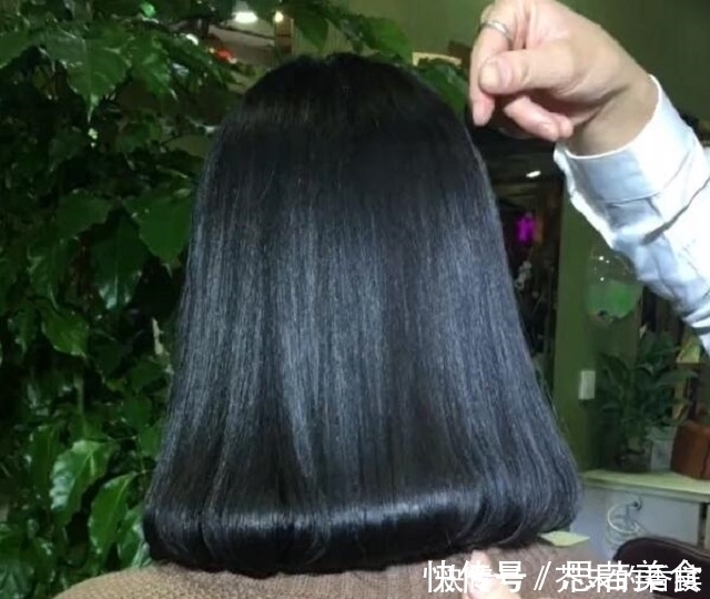 发型师 一个20年发型师的忠告:头发齐肩烫后迷人,内扣大气!左右都好