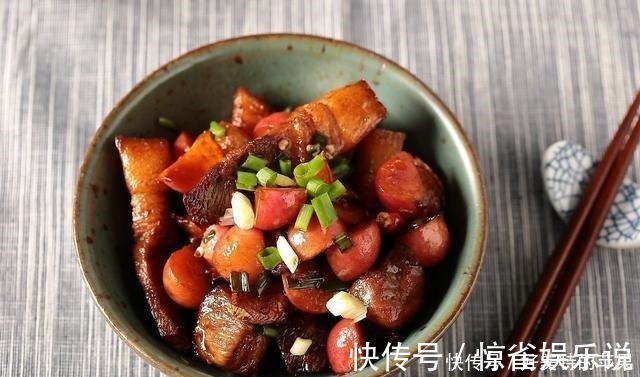 肉食者不鄙|做红烧肉,外行才会倒水焖,加点它焖,增香减腻,一人能吃一大碗