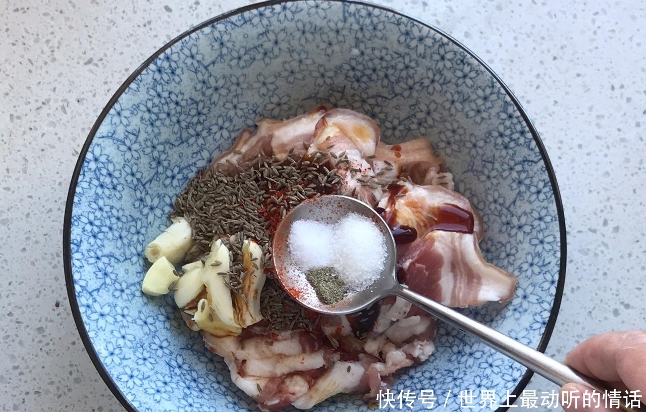 这样吃五花肉,才是最经典的吃法!想想都流口水!