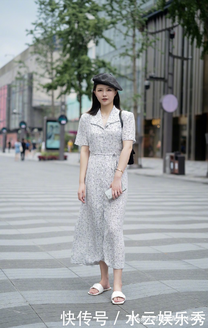 高跟鞋|今夏突然火起来的“白色平底鞋”,舒适、百搭又显高,适合小个子
